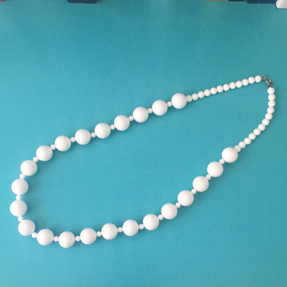 White Chunky Beaded Necklace